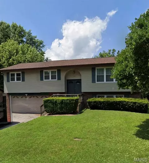 33 Morrison Dr, Belleville, IL 62221