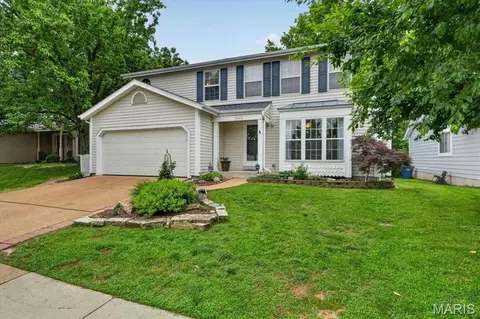 1457 Greenfield Crossing Ct, Ballwin, MO 63021