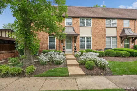 11717 Villa Dorado Dr, Saint Louis, MO 63146