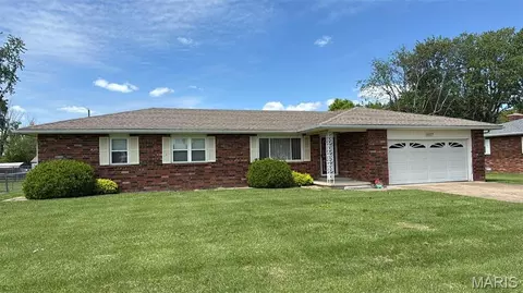 1607 Finn Dr, Lebanon, MO 65536