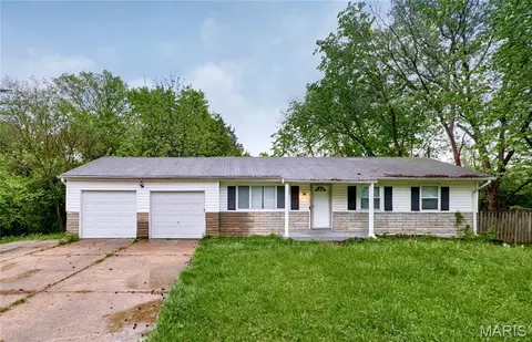 10132 Cavalier Ct, Saint Louis, MO 63136