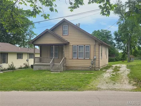1240 Market St, Sainte Genevieve, MO 63670