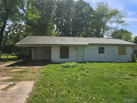 105 Adams St, Sikeston, MO 63801