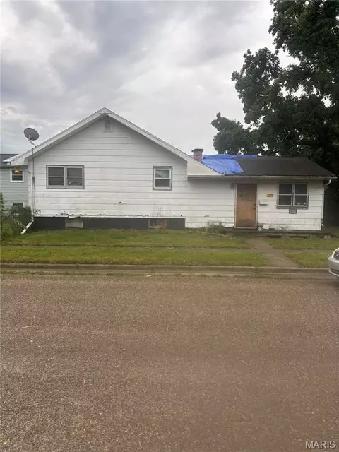 311 Davenport St, Lincoln, IL 62656