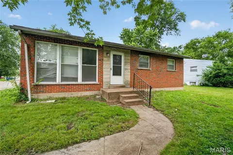 11617 Larimore Rd, Saint Louis, MO 63138