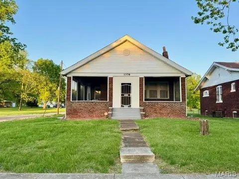 1378 N Park Dr, East St Louis, IL 62204