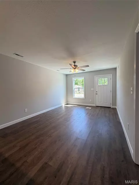 Living - 315 S Olive St, Sullivan, MO 63080 photo 2 of 2