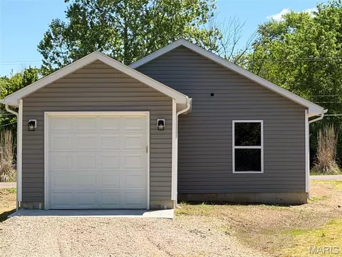 Exterior - 315 S Olive St, Sullivan, MO 63080 photo 2 of 2