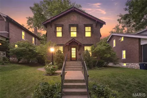 7051 Waterman Ave, University City, MO 63130