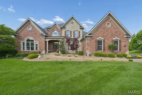 17925 Homestead Bluffs Dr, Wildwood, MO 63005