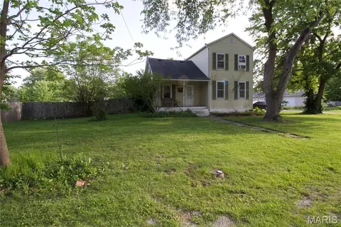 402 Elm St, Bunker Hill, IL 62014