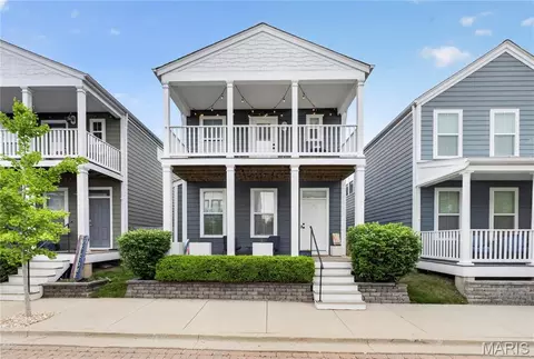 3221 Camp St, Saint Charles, MO 63301