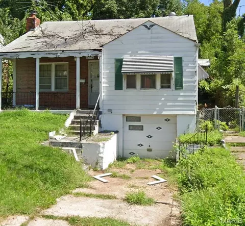 2615 Avie Dr, Saint Louis, MO 63136