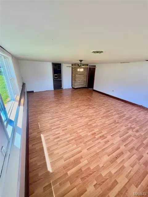 Living - 1375 SE 800 Rd, Collins, MO 64738 photo 2 of 3