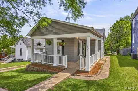 103 S 4th St, De Soto, MO 63020