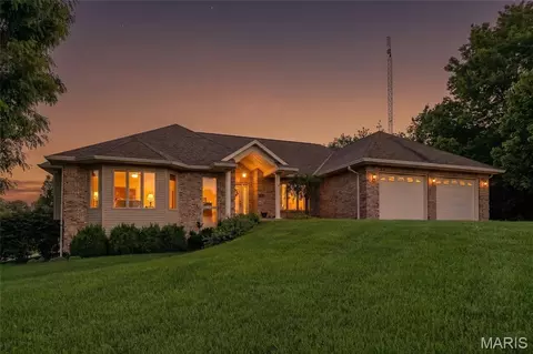 750 W Walsh St, Montgomery City, MO 63361