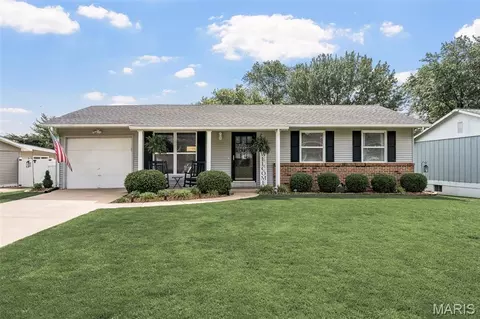 6 Cricklewood Ln, Saint Peters, MO 63376