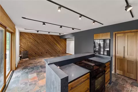Kitchen - 1602 Wolf Trail Rd, Wildwood, MO 63021 photo 6 of 7