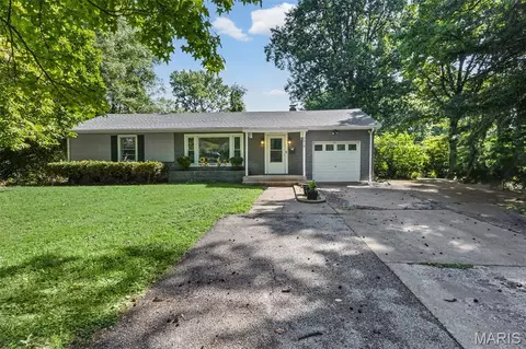 7019 W B St, Belleville, IL 62223
