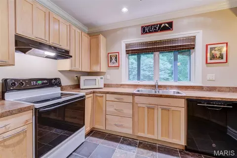 Kitchen - 25 Windcastle Dr, Saint Charles, MO 63304 photo 6 of 6