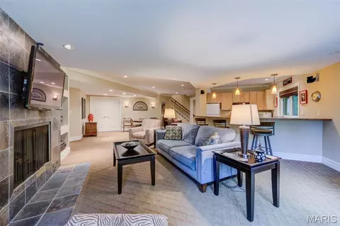 Living - 25 Windcastle Dr, Saint Charles, MO 63304 photo 10 of 10