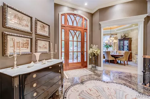 Entry Way - 25 Windcastle Dr, Saint Charles, MO 63304 photo 2 of 7