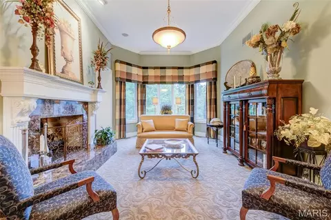 Living - 25 Windcastle Dr, Saint Charles, MO 63304 photo 1 of 10