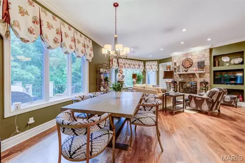 Dining - 25 Windcastle Dr, Saint Charles, MO 63304 photo 4 of 5