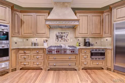 Kitchen - 25 Windcastle Dr, Saint Charles, MO 63304 photo 3 of 6