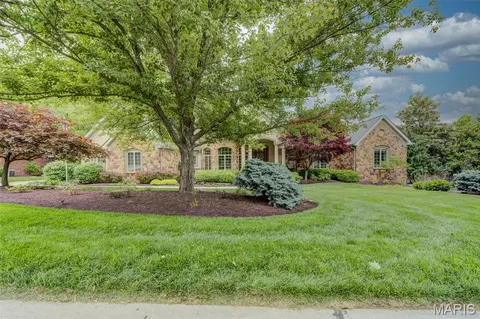 Exterior - 25 Windcastle Dr, Saint Charles, MO 63304 photo 1 of 14
