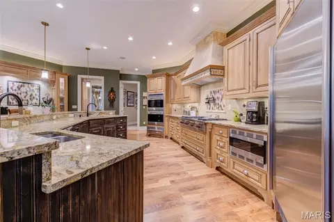 Kitchen - 25 Windcastle Dr, Saint Charles, MO 63304 photo 4 of 6