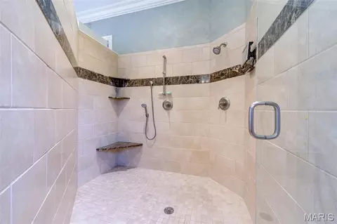 Bath - 25 Windcastle Dr, Saint Charles, MO 63304 photo 5 of 10