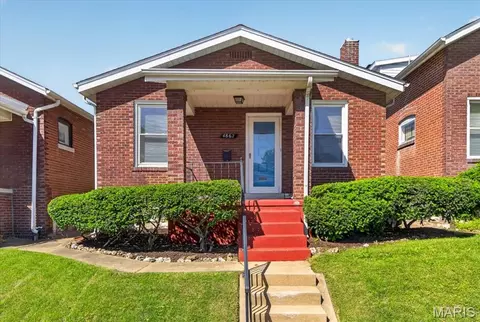 4862 Goethe Ave, Saint Louis, MO 63116