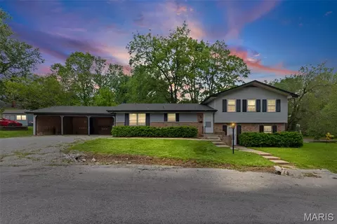 7440 W C St, Belleville, IL 62223