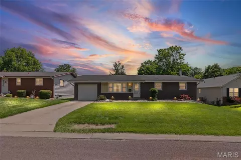1239 Lynn St, Highland, IL 62249