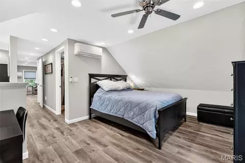 Bedroom - 671 Meramec Station Rd, Manchester, MO 63021 photo 7 of 8