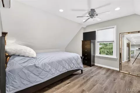 Bedroom - 671 Meramec Station Rd, Manchester, MO 63021 photo 6 of 8