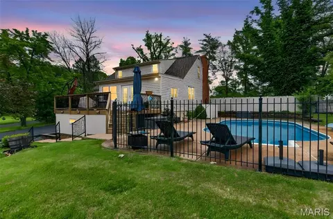 671 Meramec Station Rd, Manchester, MO 63021