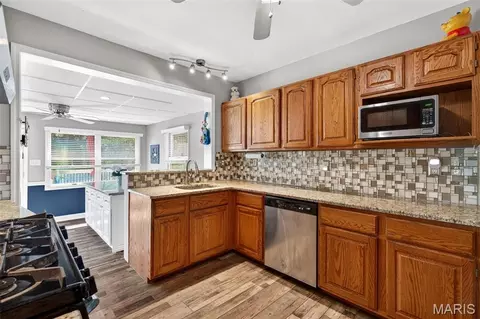 Kitchen - 671 Meramec Station Rd, Manchester, MO 63021 photo 3 of 4