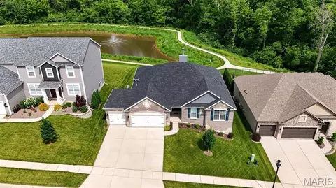 523 Cliff Brook Dr, O'fallon, MO 63366