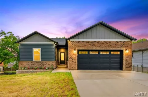 208 E 6th St, Washington, MO 63090