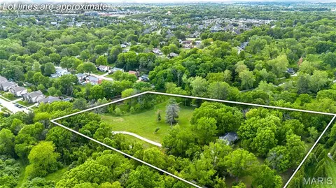 900 Weidman Rd, Town And Country, MO 63017