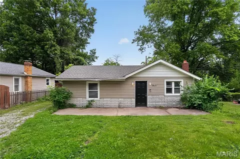 10040 Bon Oak Dr, Saint Louis, MO 63136