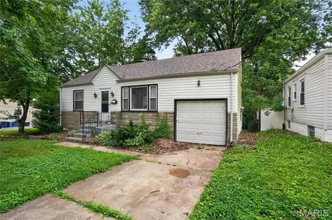 415 Millman Dr, Saint Louis, MO 63135