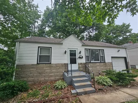 415 Millman Dr, Saint Louis, MO 63135