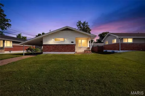 9801 Lorna Ln, Saint Louis, MO 63136