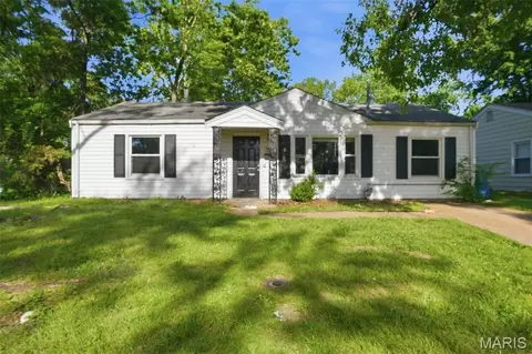 9801 Lorna Ln, Saint Louis, MO 63136