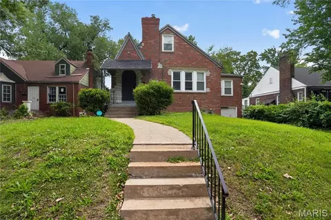 3722 Lawler Dr, Saint Louis, MO 63121