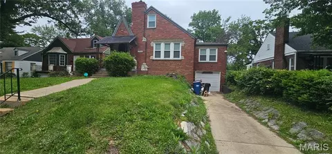 3722 Lawler Dr, Saint Louis, MO 63121