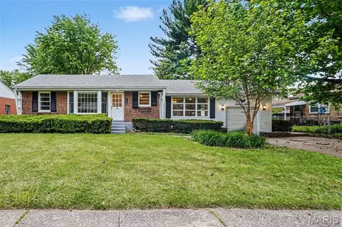 1160 S Lafayette St, Florissant, MO 63031